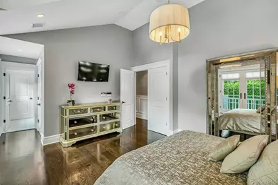 33 Harwood Drive E, Glen Cove, NY 11542 - Photo 15