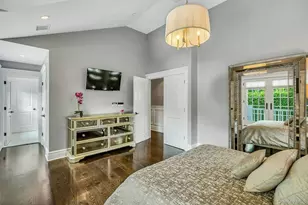 33 Harwood Dr E, Glen Cove, NY 11542 - Photo 15