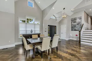 33 Harwood Dr E, Glen Cove, NY 11542 - Photo 5