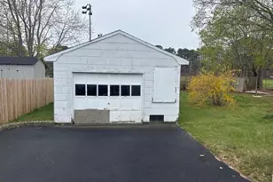 17 Brown St, Riverhead, NY 11901 - Photo 9