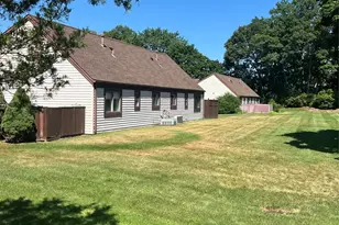 50 Gauguin Ct, Middle Island, NY 11953 - Photo 3