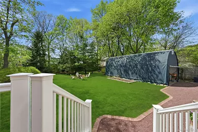95 6th Avenue, Huntington Station, NY 11746 - Photo 37