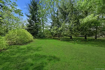 95 6th Avenue, Huntington Station, NY 11746 - Photo 39