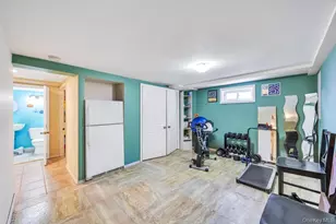 33 Albert St, Hicksville, NY 11801 - Photo 17
