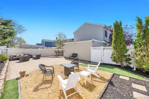 33 Albert St, Hicksville, NY 11801 - Photo 31