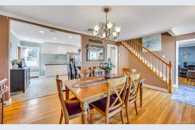 33 Albert Street, Hicksville, NY 11801 - Photo 7
