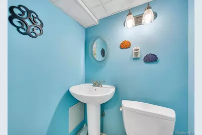 33 Albert Street, Hicksville, NY 11801 - Photo 23