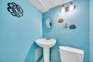 33 Albert St, Hicksville, NY 11801 - Photo 23