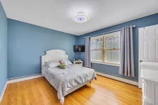 33 Albert St, Hicksville, NY 11801 - Photo 9