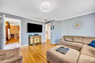 33 Albert St, Hicksville, NY 11801 - Photo 11