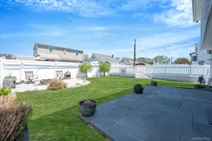 71 Hill Ln, Levittown, NY 11756 - Photo 27