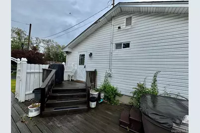 30 Woodmere Place, Selden, NY 11784 - Photo 3