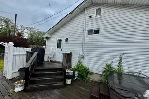 30 Woodmere Pl, Selden, NY 11784 - Photo 3