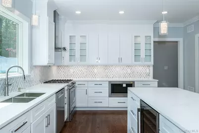 19 Beverly Road, New Rochelle, NY 10804 - Photo 5