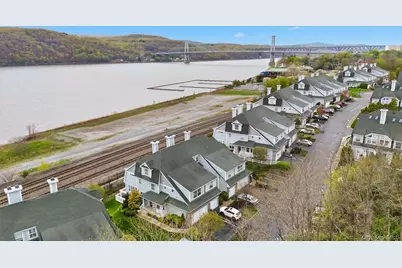 136 Hudson Pointe Drive, Poughkeepsie, NY 12601 - Photo 35