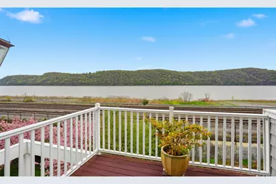 136 Hudson Pointe Drive, Poughkeepsie, NY 12601 - Photo 7