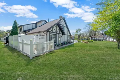 71 Crystal Rock Court, Middle Island, NY 11953 - Photo 3