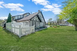 71 Crystal Rock Ct, Middle Island, NY 11953 - Photo 3