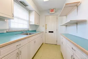 3250 Sunrise Hwy, East Islip, NY 11730 - Photo 15