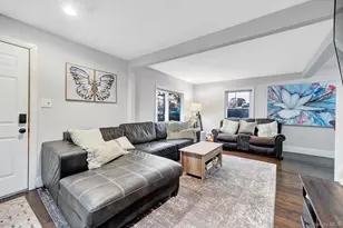 105 Thomas Pl, Bellmore, NY 11710 - Photo 7