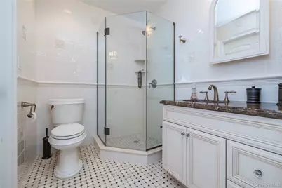 121 Harvard Avenue, Rockville Centre, NY 11570 - Photo 27