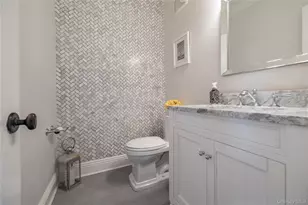 121 Harvard Ave, Rockville Centre, NY 11570 - Photo 19
