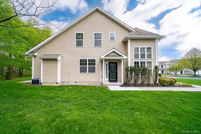 26 Halley Court, Poughkeepsie, NY 12601 - Photo 3