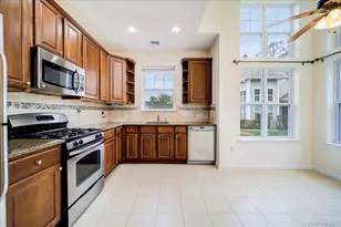 26 Halley Ct, Poughkeepsie, NY 12601 - Photo 11
