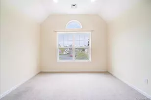 26 Halley Ct, Poughkeepsie, NY 12601 - Photo 27