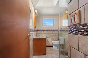 2 Bent Ln, Levittown, NY 11756 - Photo 37