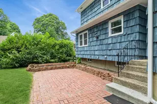 22 Central St, Huntington, NY 11743 - Photo 5