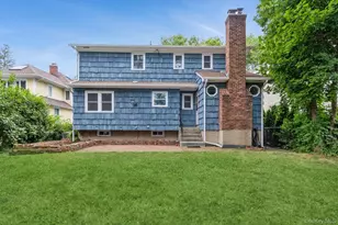 22 Central St, Huntington, NY 11743 - Photo 3