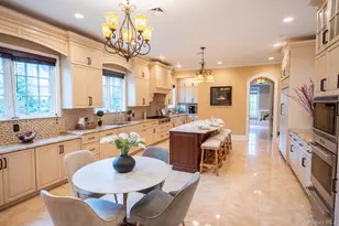 11 Buckingham Ct, Muttontown, NY 11791 - Photo 15