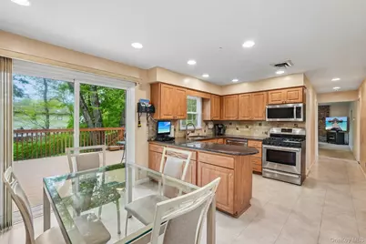 7 Maplewood Lane, New City, NY 10956 - Photo 11