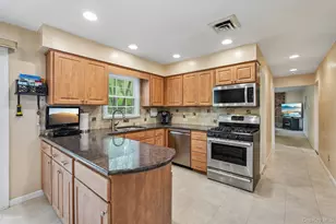 7 Maplewood Ln, New City, NY 10956 - Photo 13