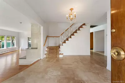 7 Parkway E, Yonkers, NY 10701 - Photo 3