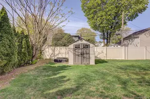 55 Duncan Dr W, Westbury, NY 11590 - Photo 37