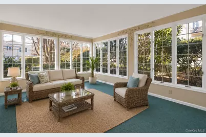 695 Hunt Lane, Manhasset, NY 11030 - Photo 9