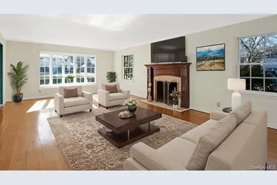 695 Hunt Lane, Manhasset, NY 11030 - Photo 5