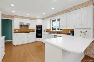 695 Hunt Ln, Manhasset, NY 11030 - Photo 7