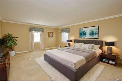 695 Hunt Lane, Manhasset, NY 11030 - Photo 11