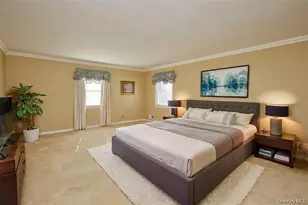695 Hunt Ln, Manhasset, NY 11030 - Photo 11