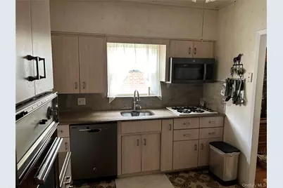 4735 196th Place, Flushing, NY 11358 - Photo 5
