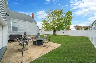 253 E Riviera Dr, Lindenhurst, NY 11757 - Photo 21