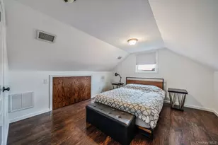 253 E Riviera Dr, Lindenhurst, NY 11757 - Photo 15