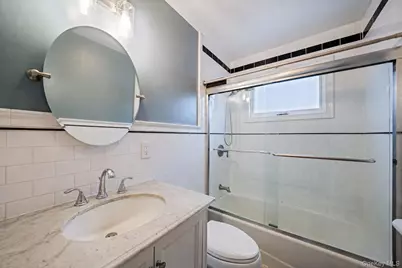 253 E Riviera Drive, Lindenhurst, NY 11757 - Photo 17