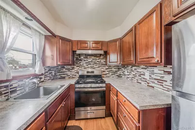 206 Prospect Place, Bay Shore, NY 11706 - Photo 13