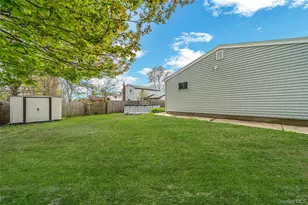 206 Prospect Pl, Bay Shore, NY 11706 - Photo 5