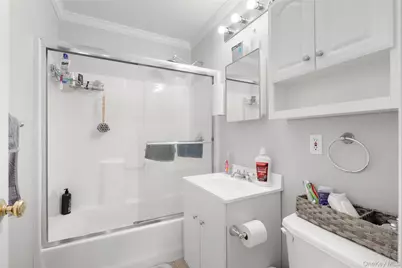 355 Old Tarrytown Road Road #408, White Plains, NY 10603 - Photo 13
