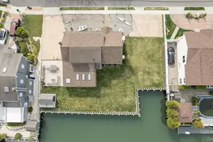 3414 Riverside Dr, Oceanside, NY 11572 - Photo 23